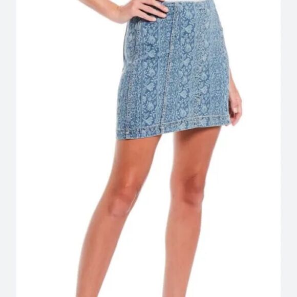 FREE PEOPLE Denim Miniskirt in indigo floral size 0 - Picture 1 of 7
